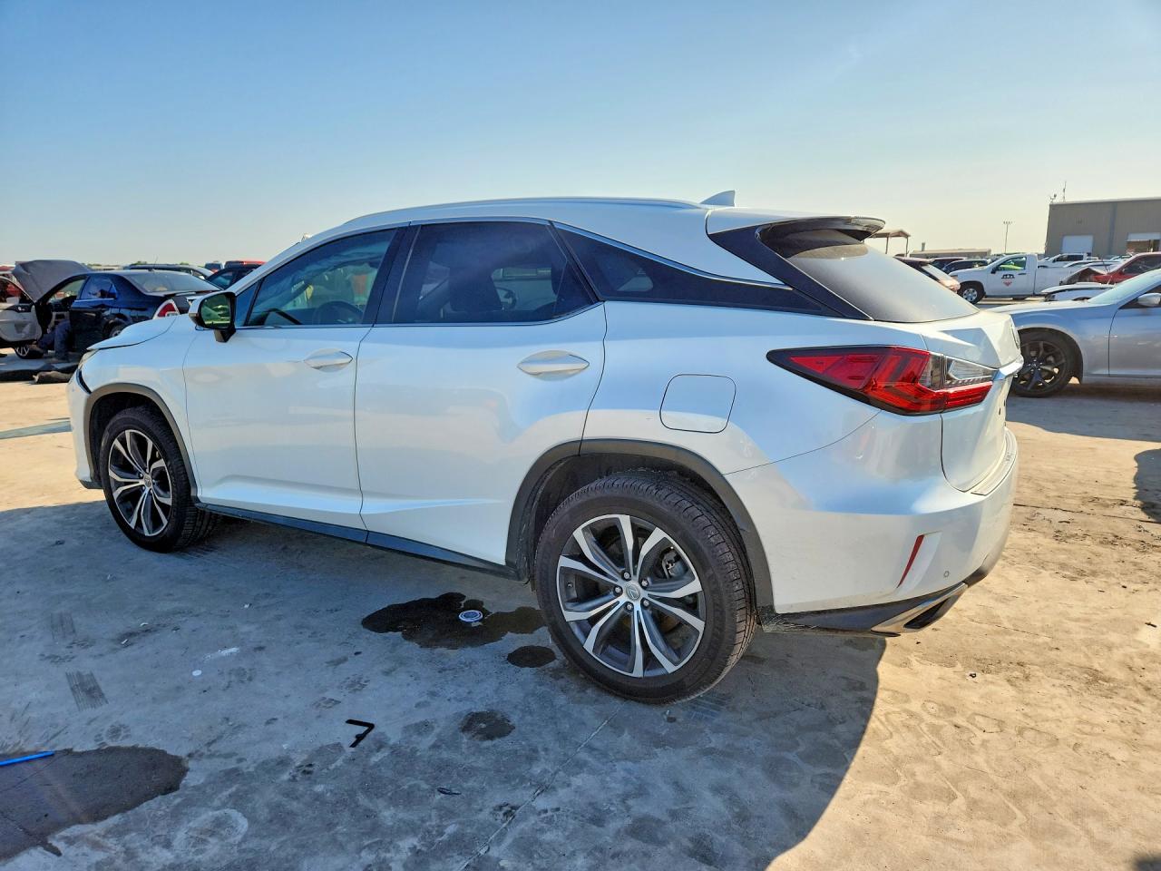 Lexus RX Base