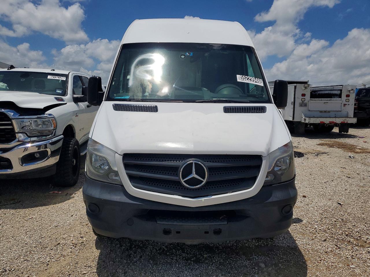 Mercedes-Benz Sprinter 2500