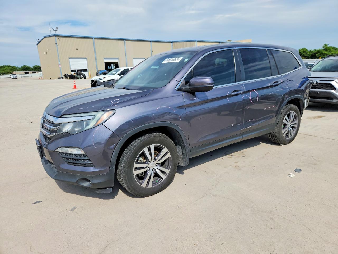 Salvage Honda Pilot Image
