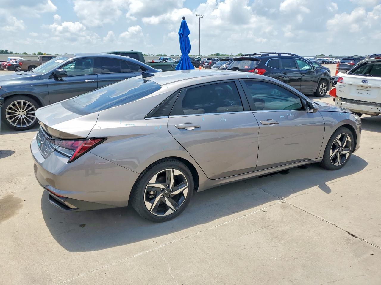 Hyundai ELANTRA Limited