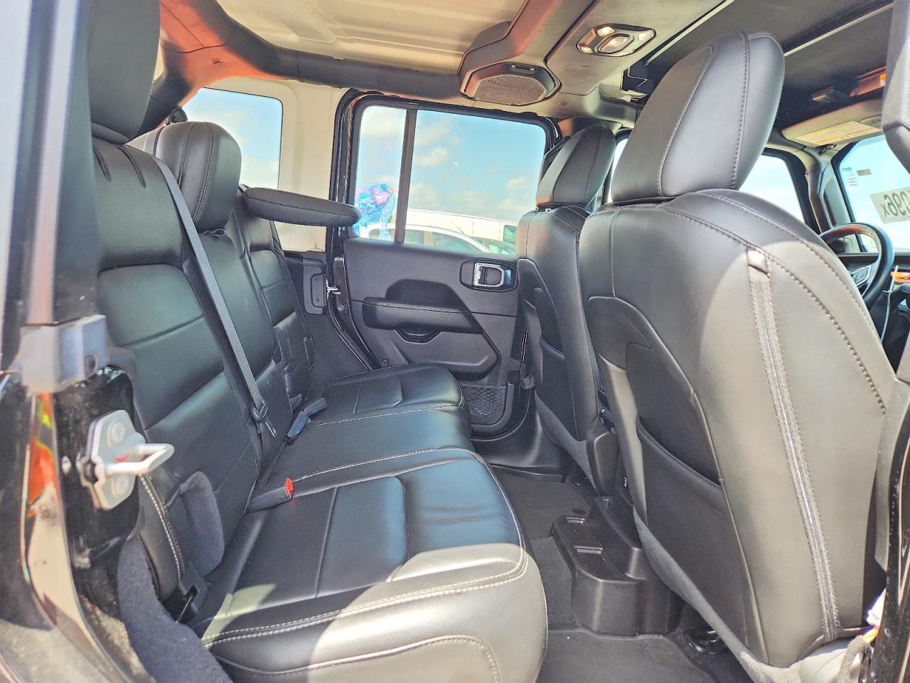 Jeep Wrangler Sahara