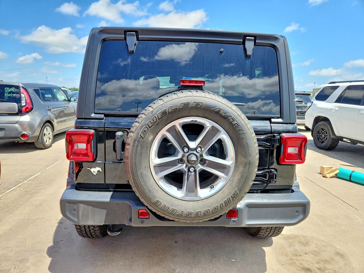 Jeep Wrangler Sahara