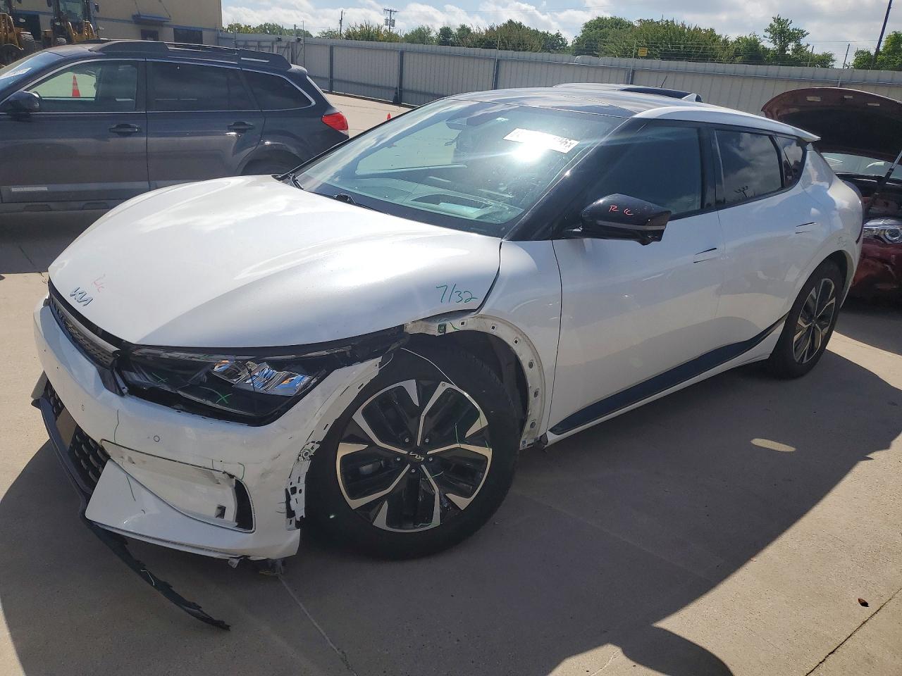 Salvage Kia EV6 Image