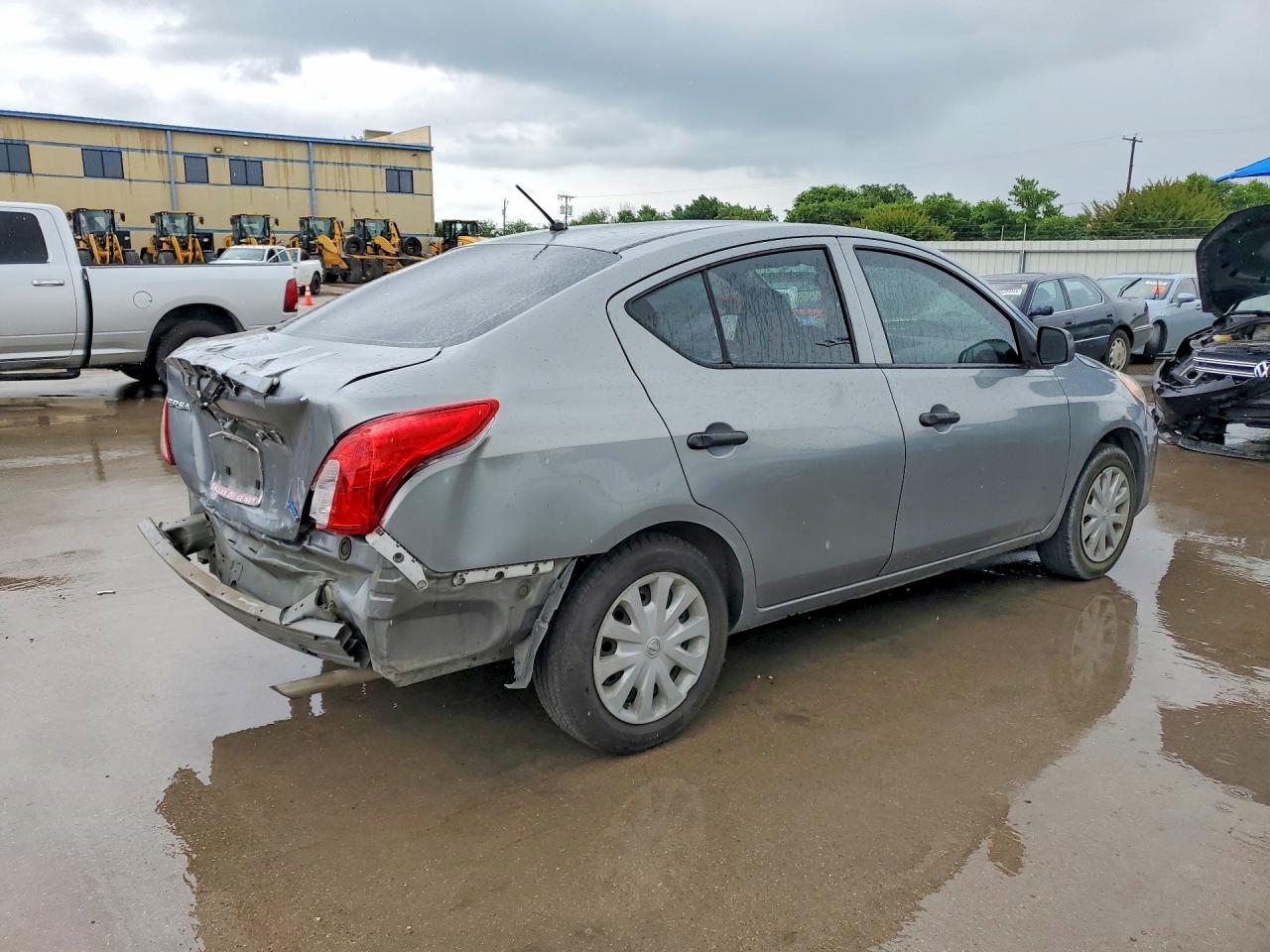 Nissan Versa 1.6 S