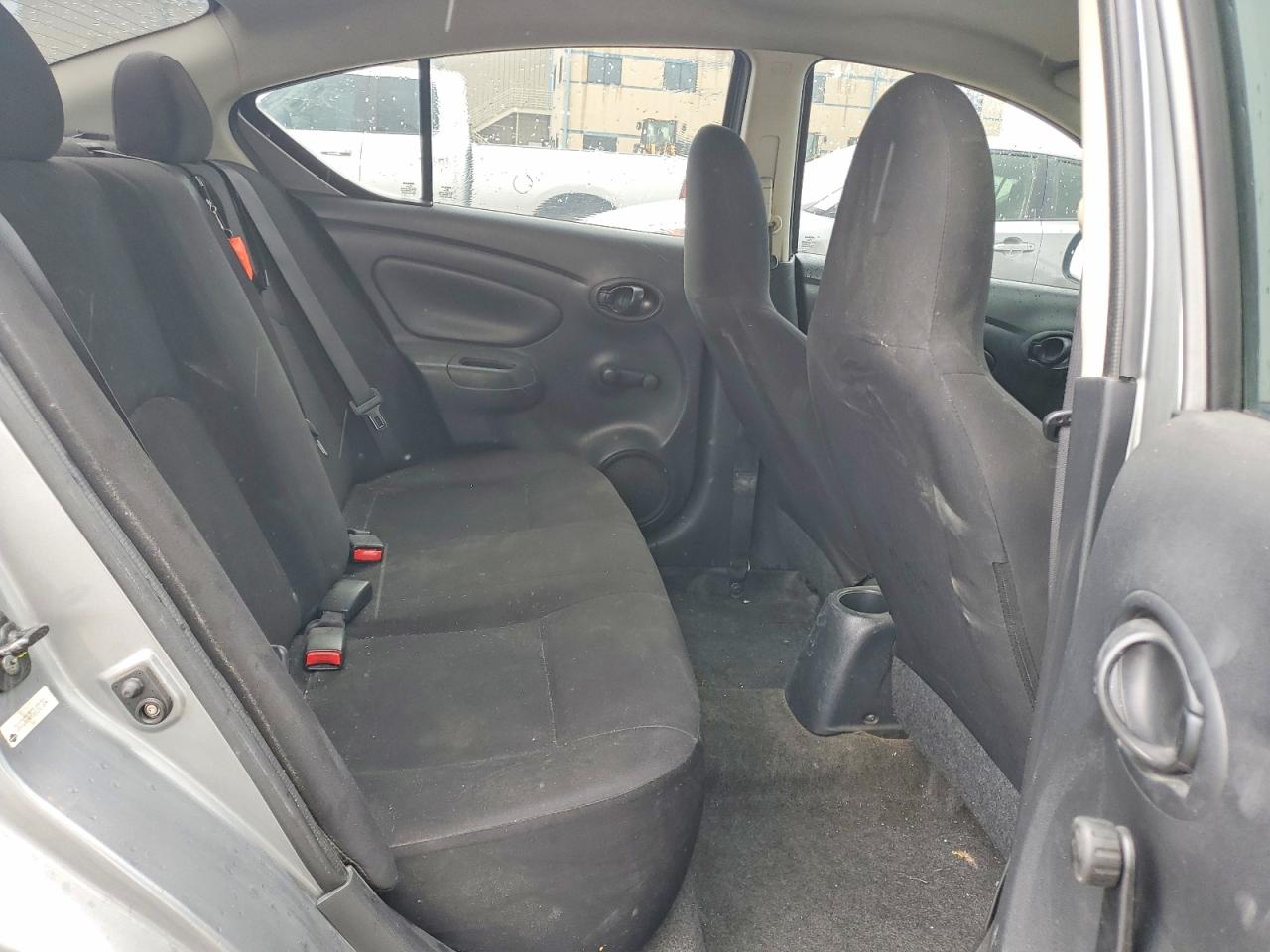 Nissan Versa 1.6 S