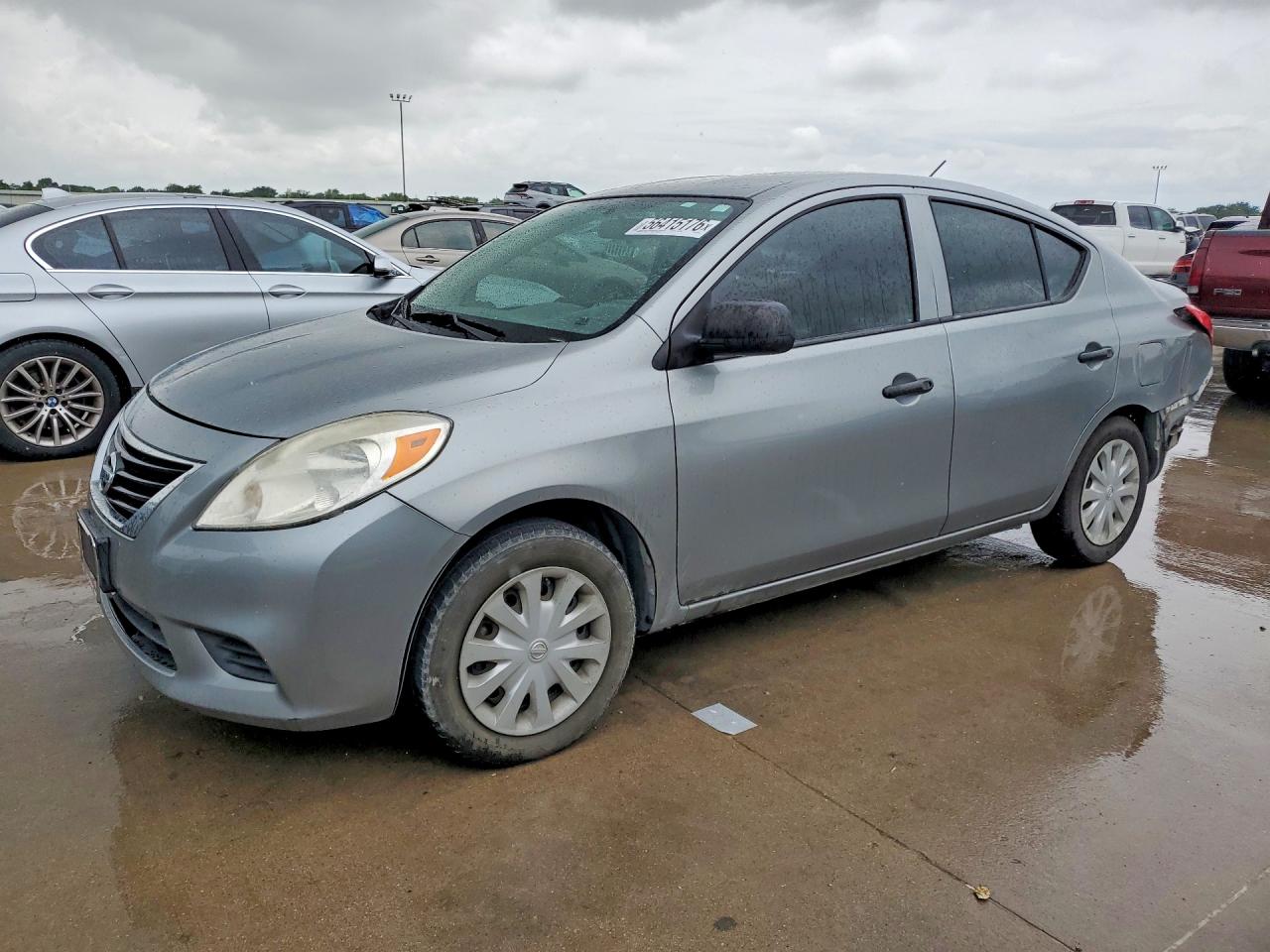 Salvage Nissan Versa Image