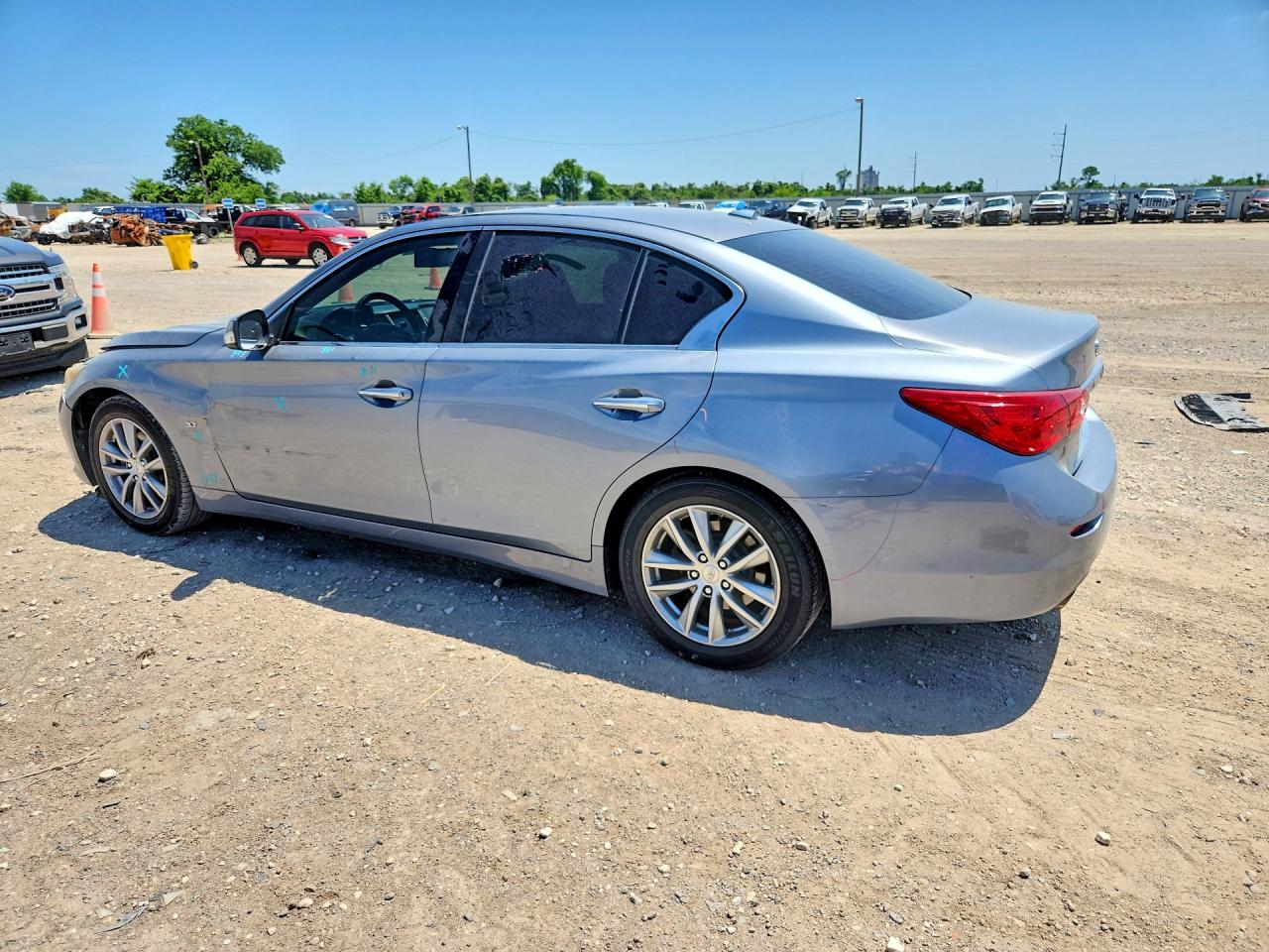 INFINITI Q50 Base