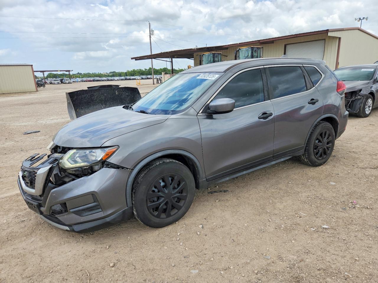 Salvage Nissan Rogue Image