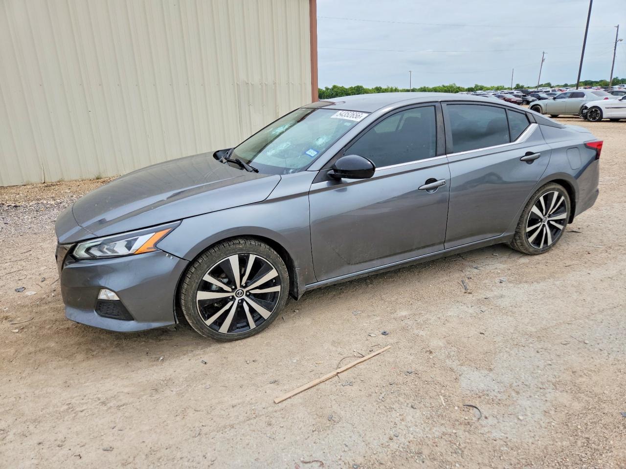 Salvage Nissan Altima Image