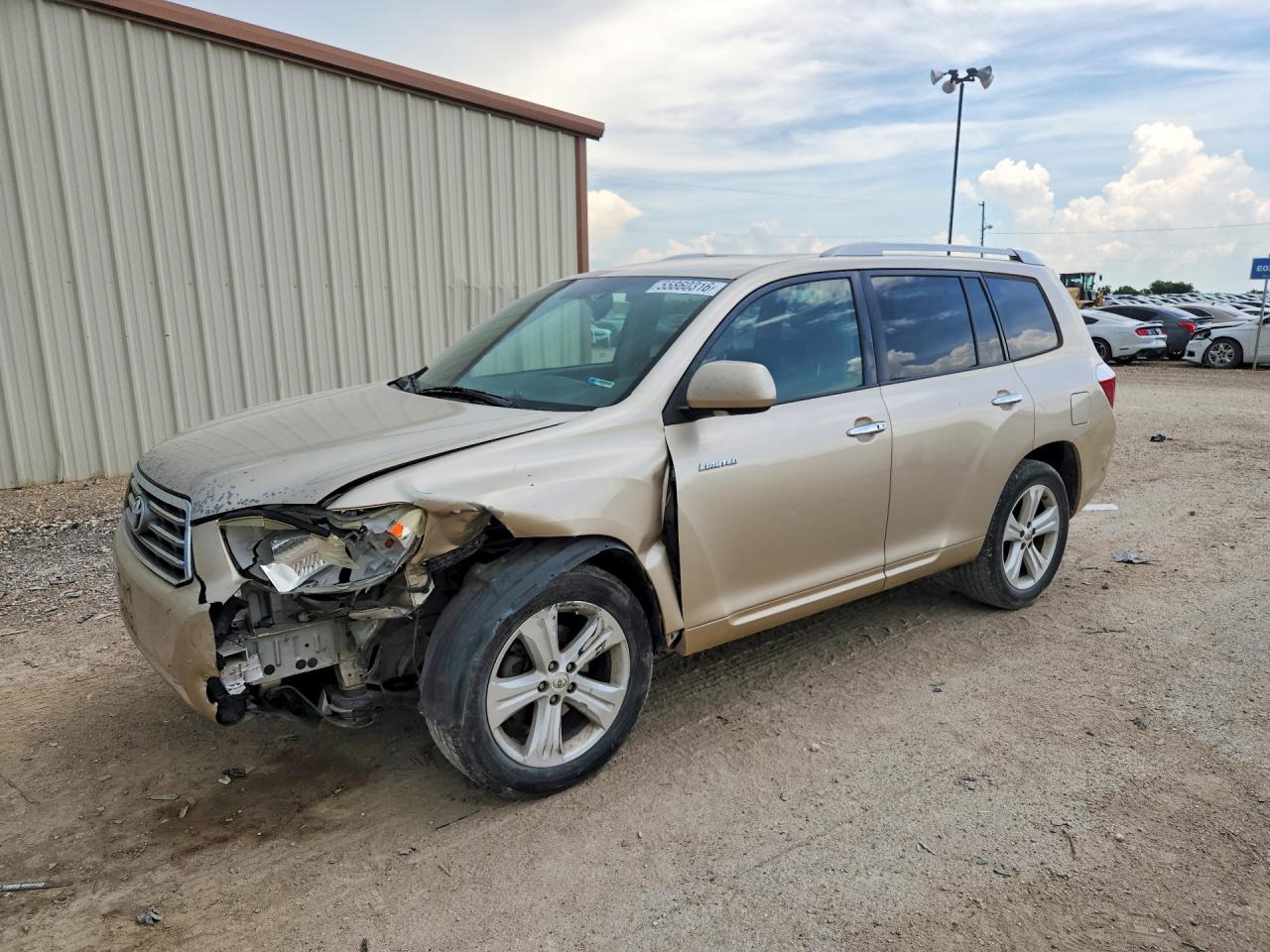 Salvage Toyota Highlander Image
