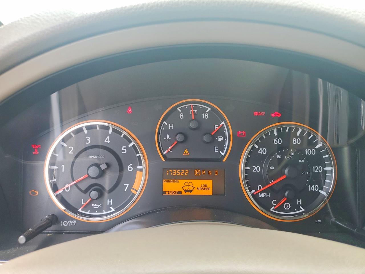 Nissan Armada Platinum