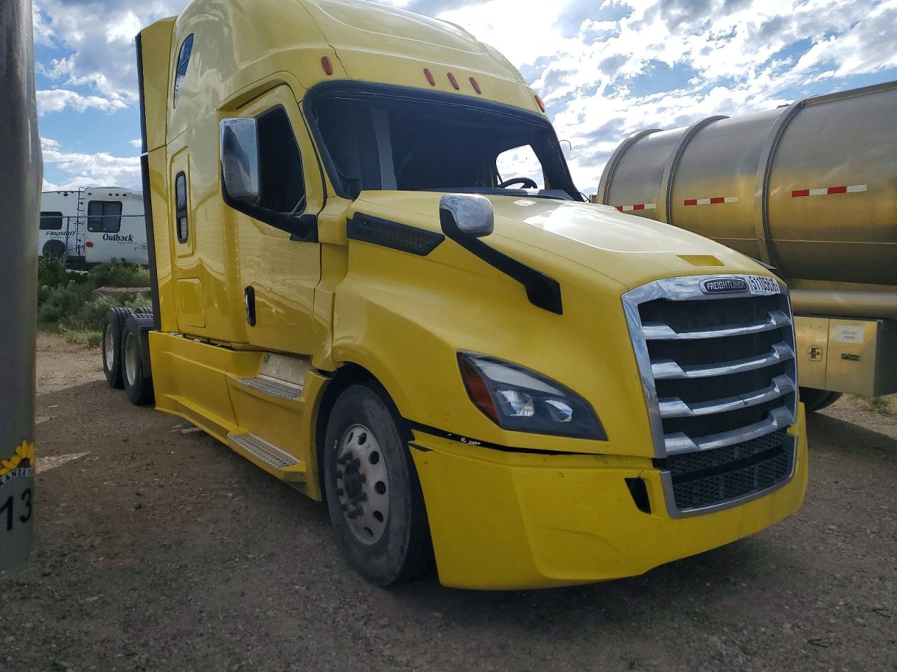Salvage Freightliner Cascadia 126 Image