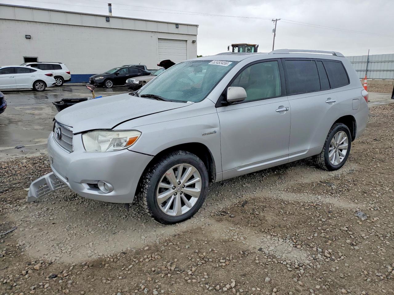 Salvage Toyota Highlander Image