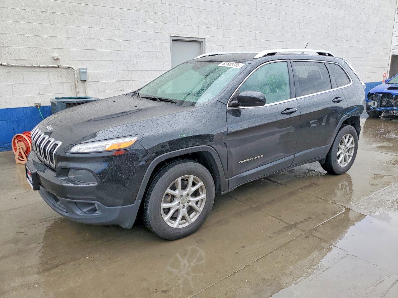 Salvage Jeep Cherokee Image