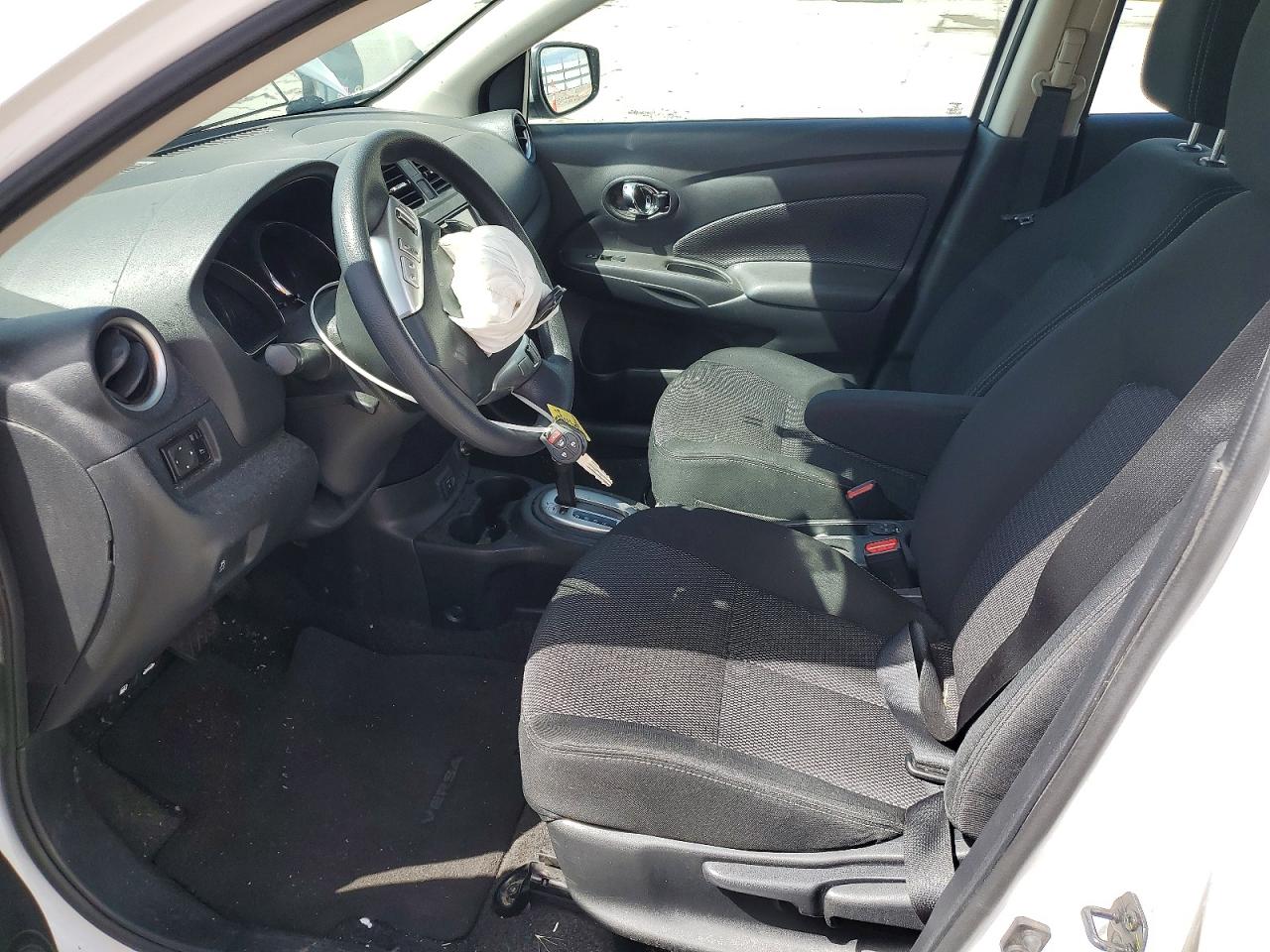 Nissan Versa Sv