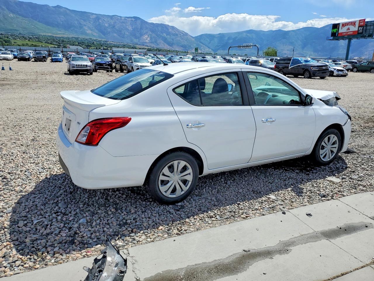 Nissan Versa Sv