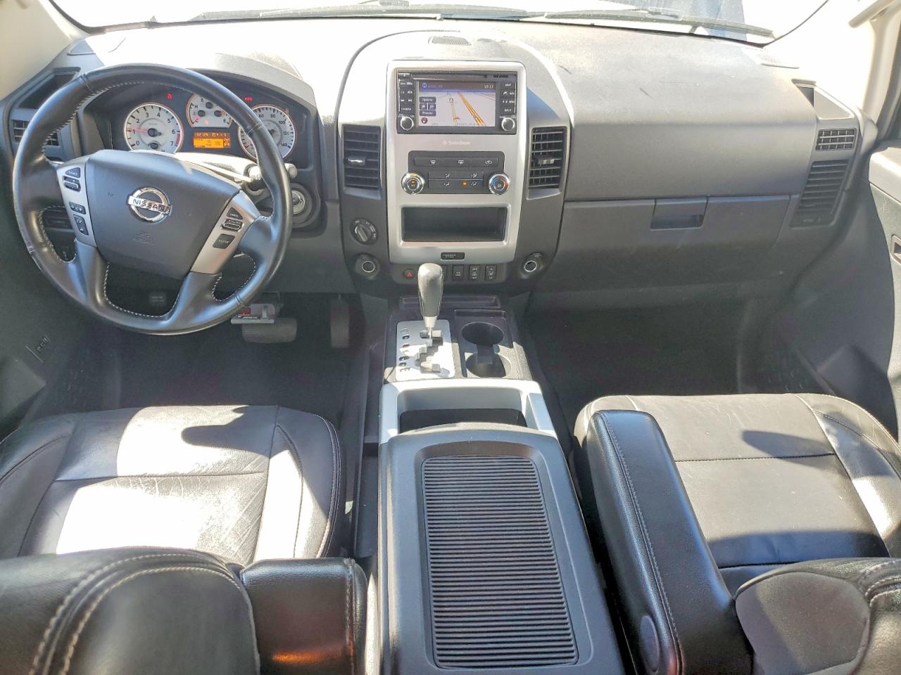 Nissan Titan Sv