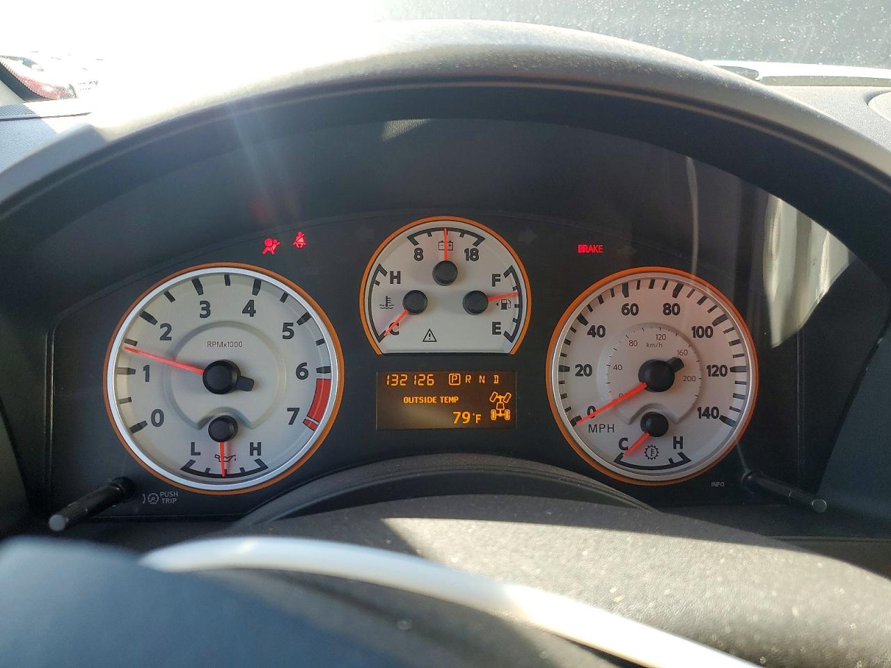 Nissan Titan Sv