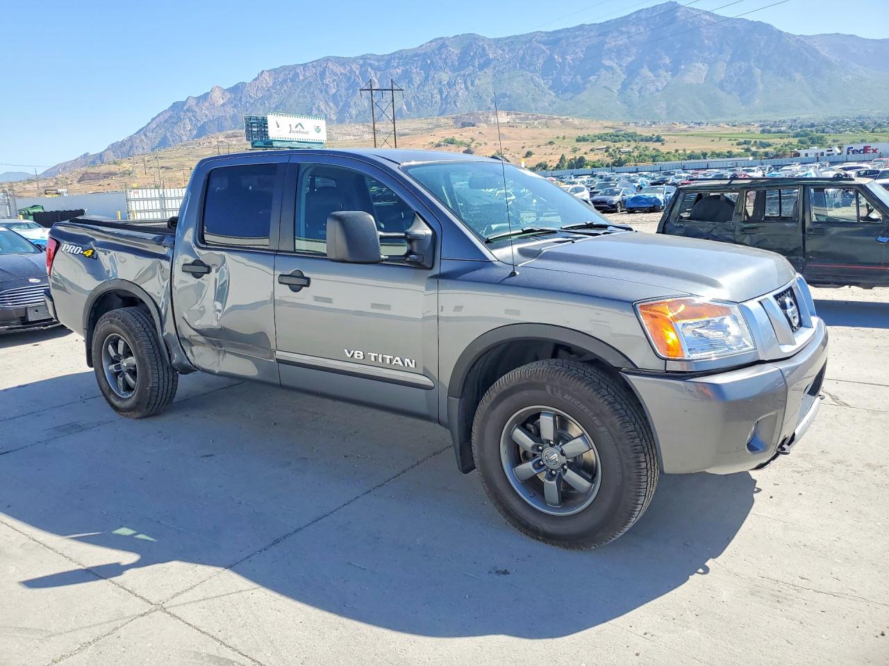Nissan Titan Sv