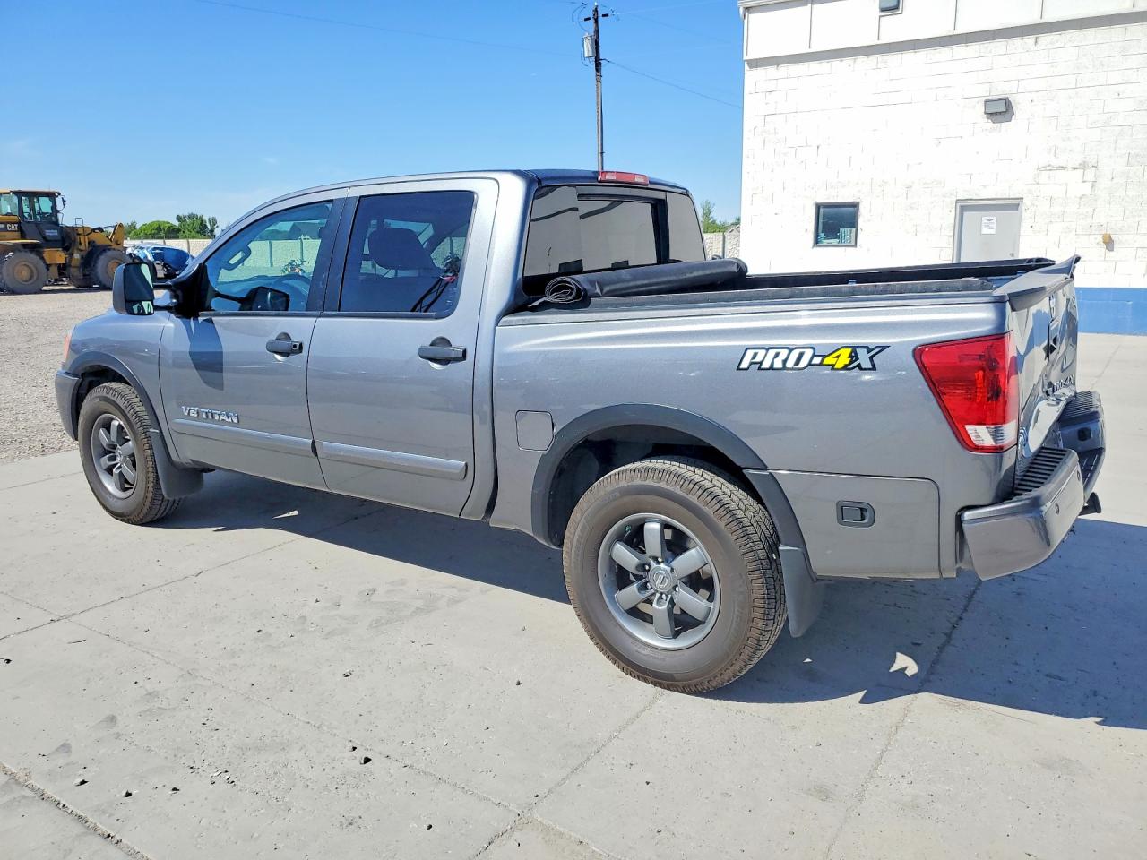 Nissan Titan Sv