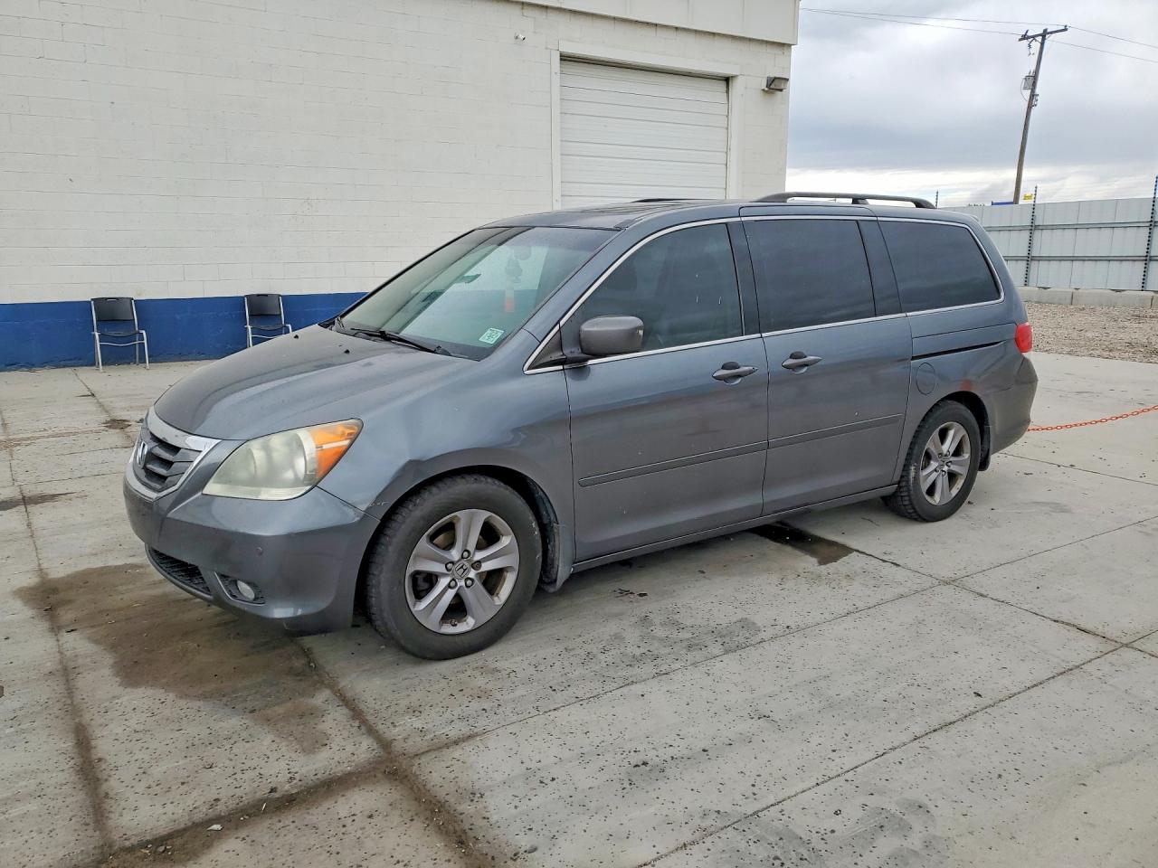 Salvage Honda Odyssey Image