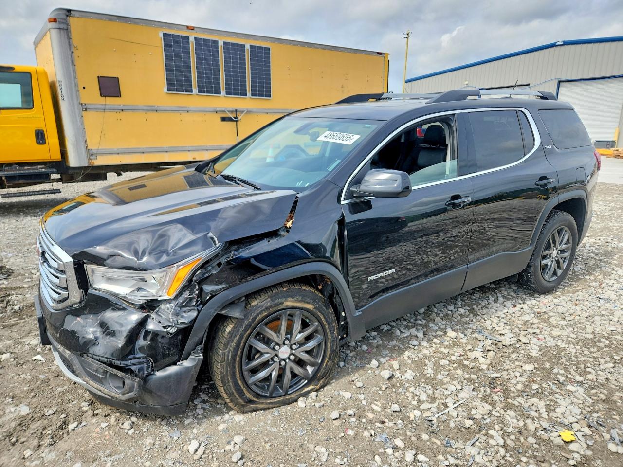 Salvage GMC Acadia Image