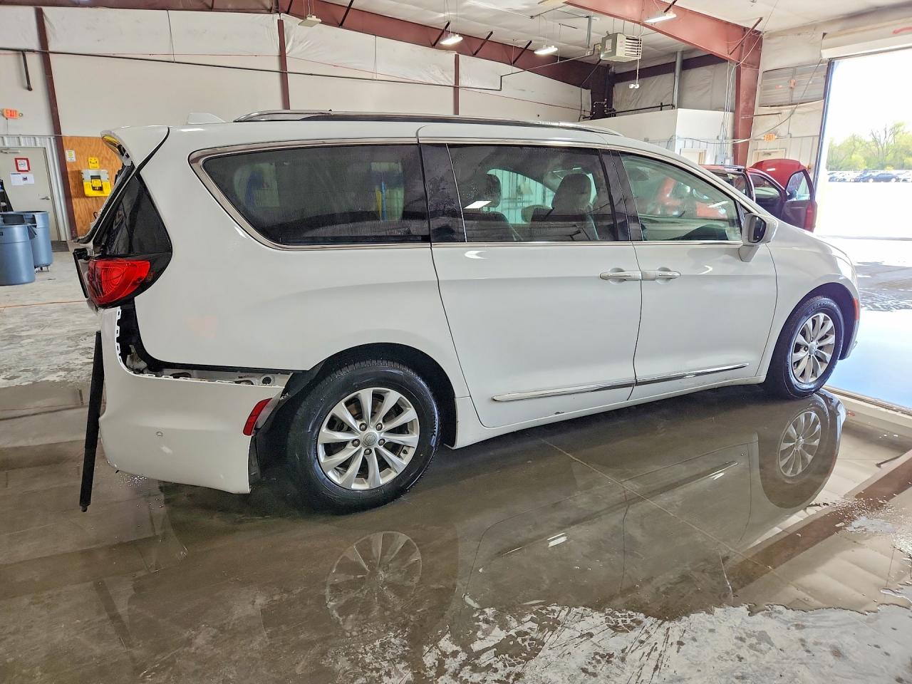Chrysler Pacifica Touring L