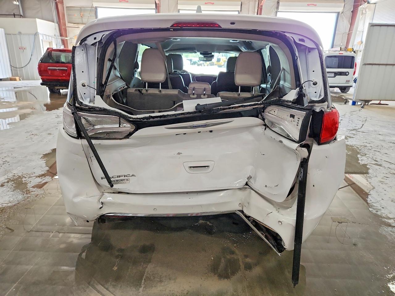Chrysler Pacifica Touring L