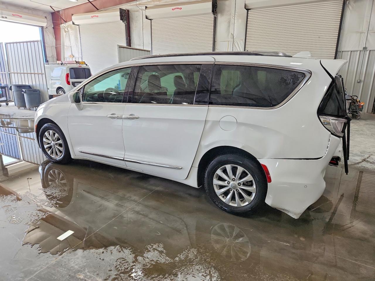 Chrysler Pacifica Touring L