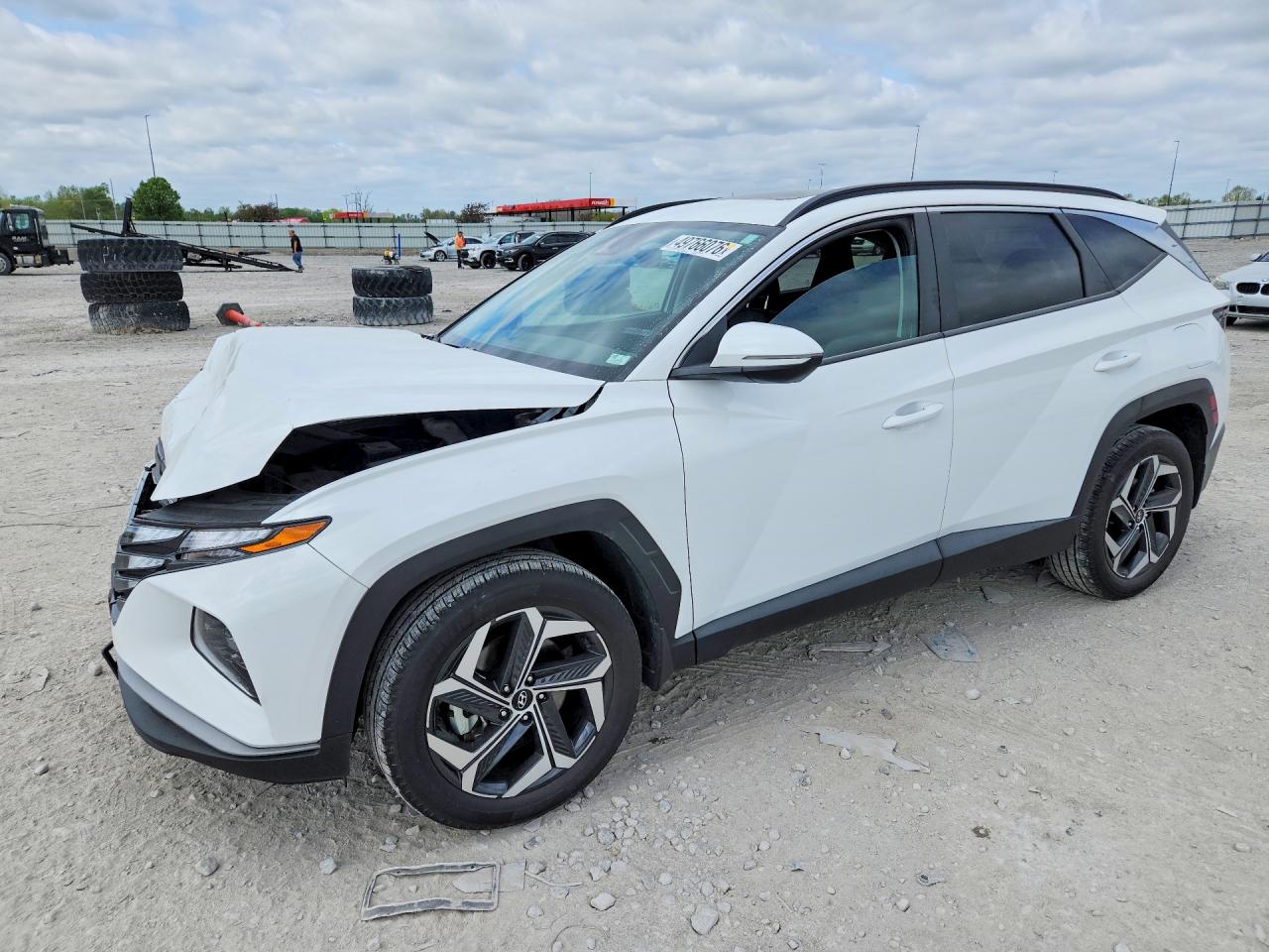 Salvage Hyundai TUCSON Image