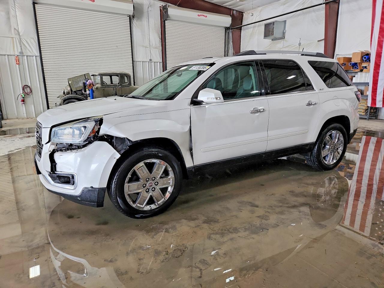 Salvage GMC Acadia Image