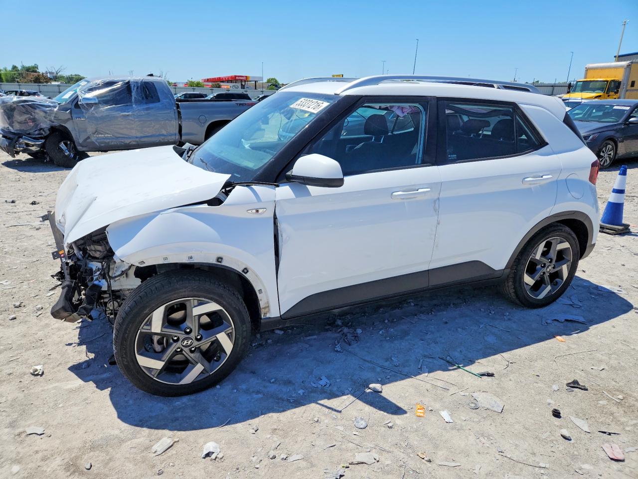 Salvage Hyundai VENUE Image