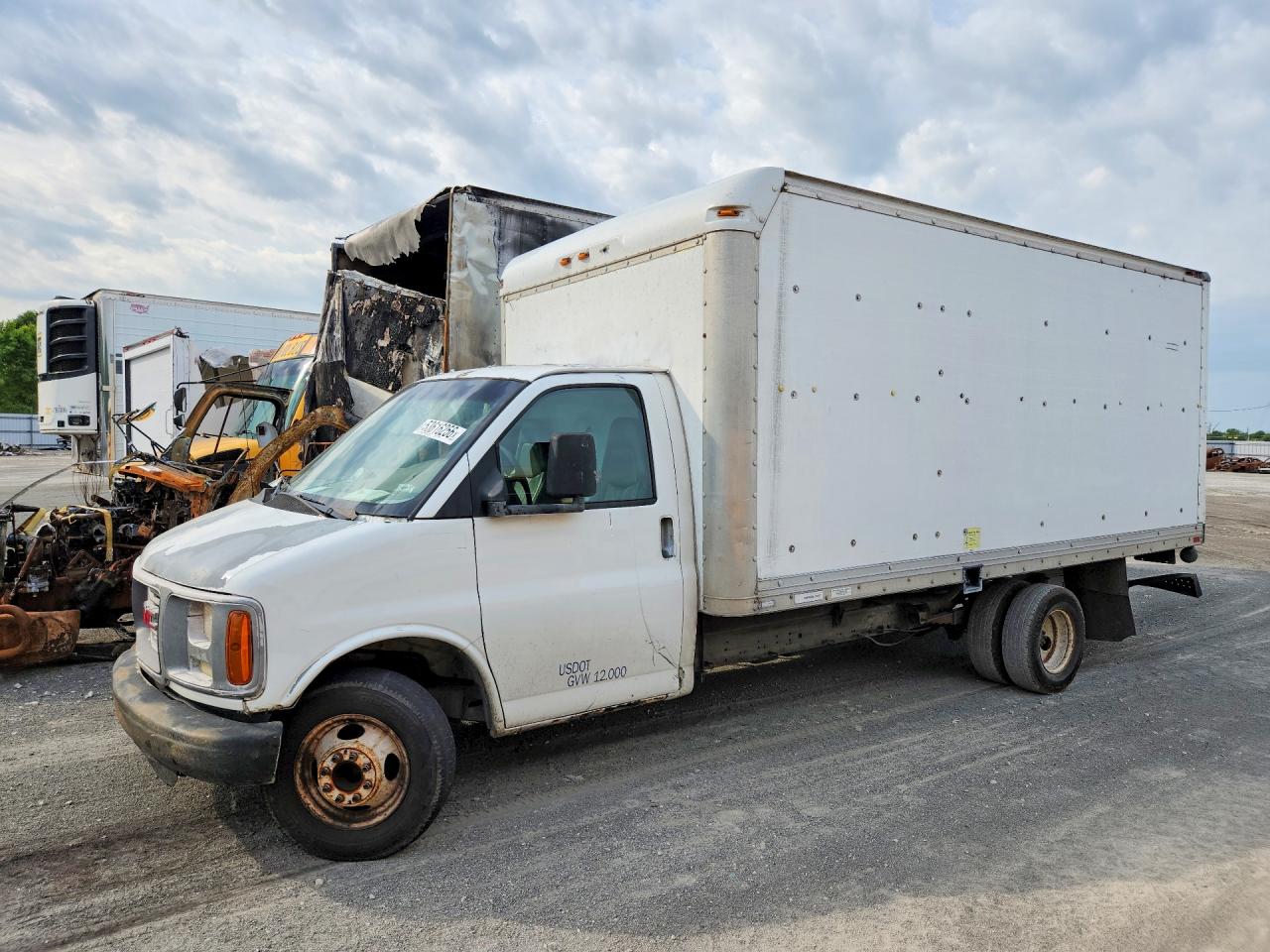 Salvage GMC Savana Image