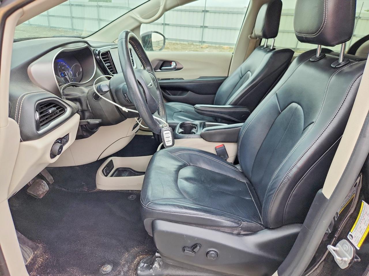 Chrysler Pacifica Touring L