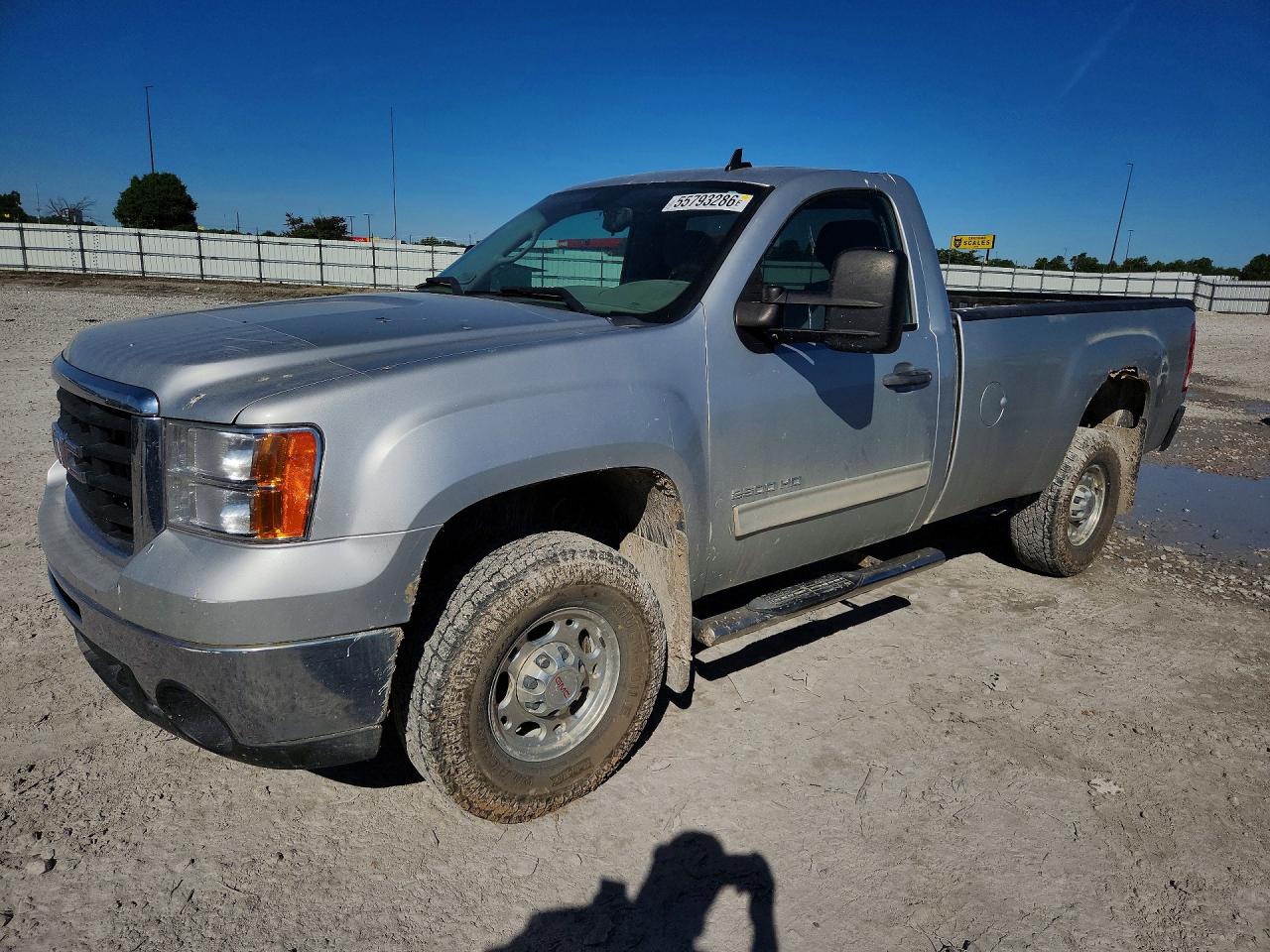 Salvage GMC Sierra Image