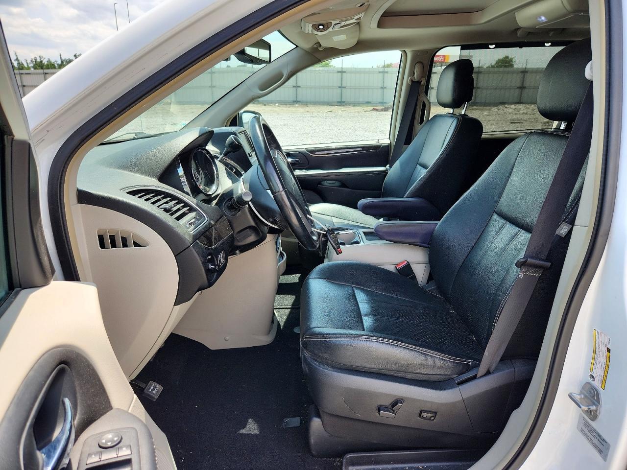 Chrysler Minivan Touring L