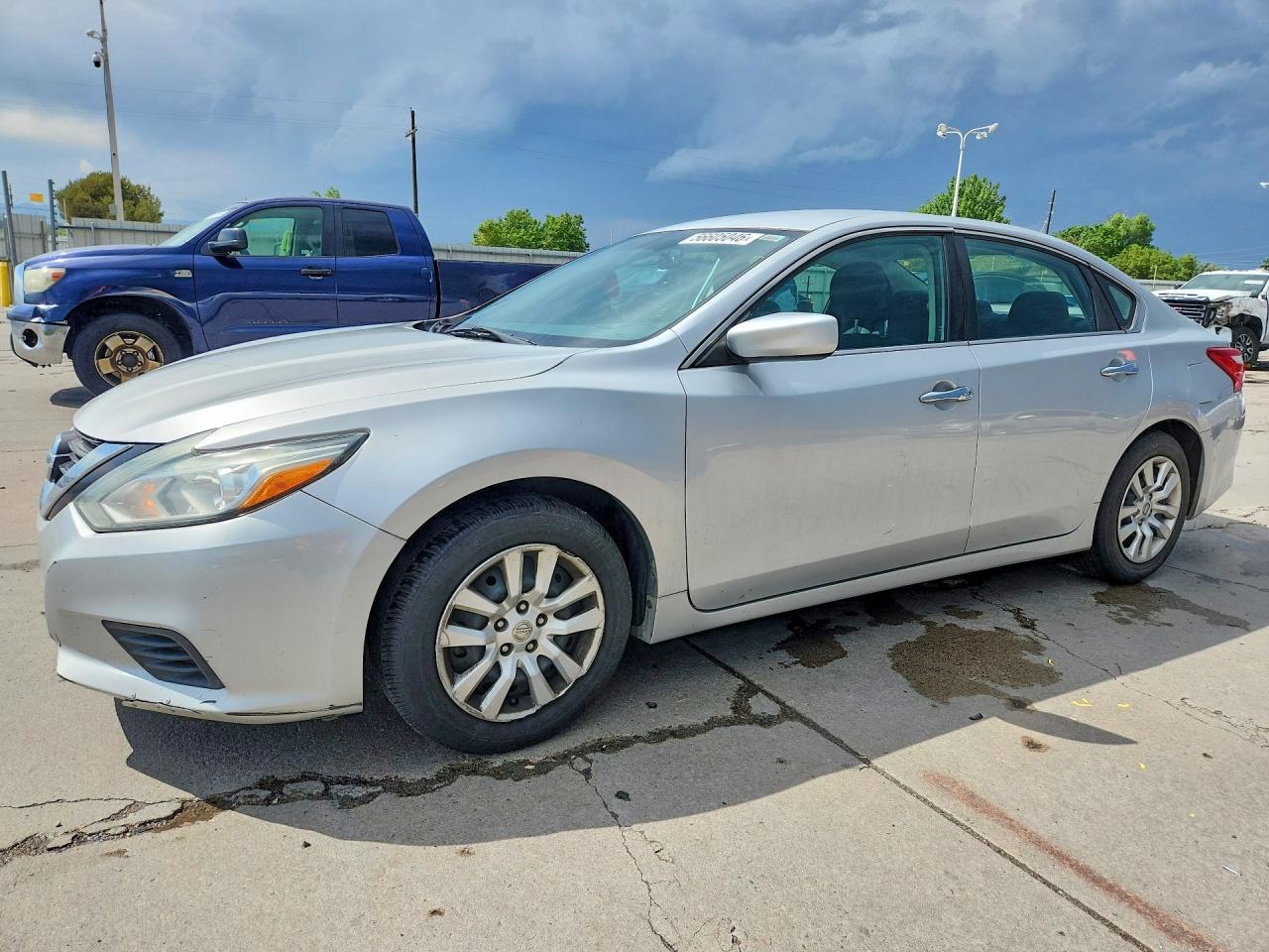Salvage Nissan Altima Image
