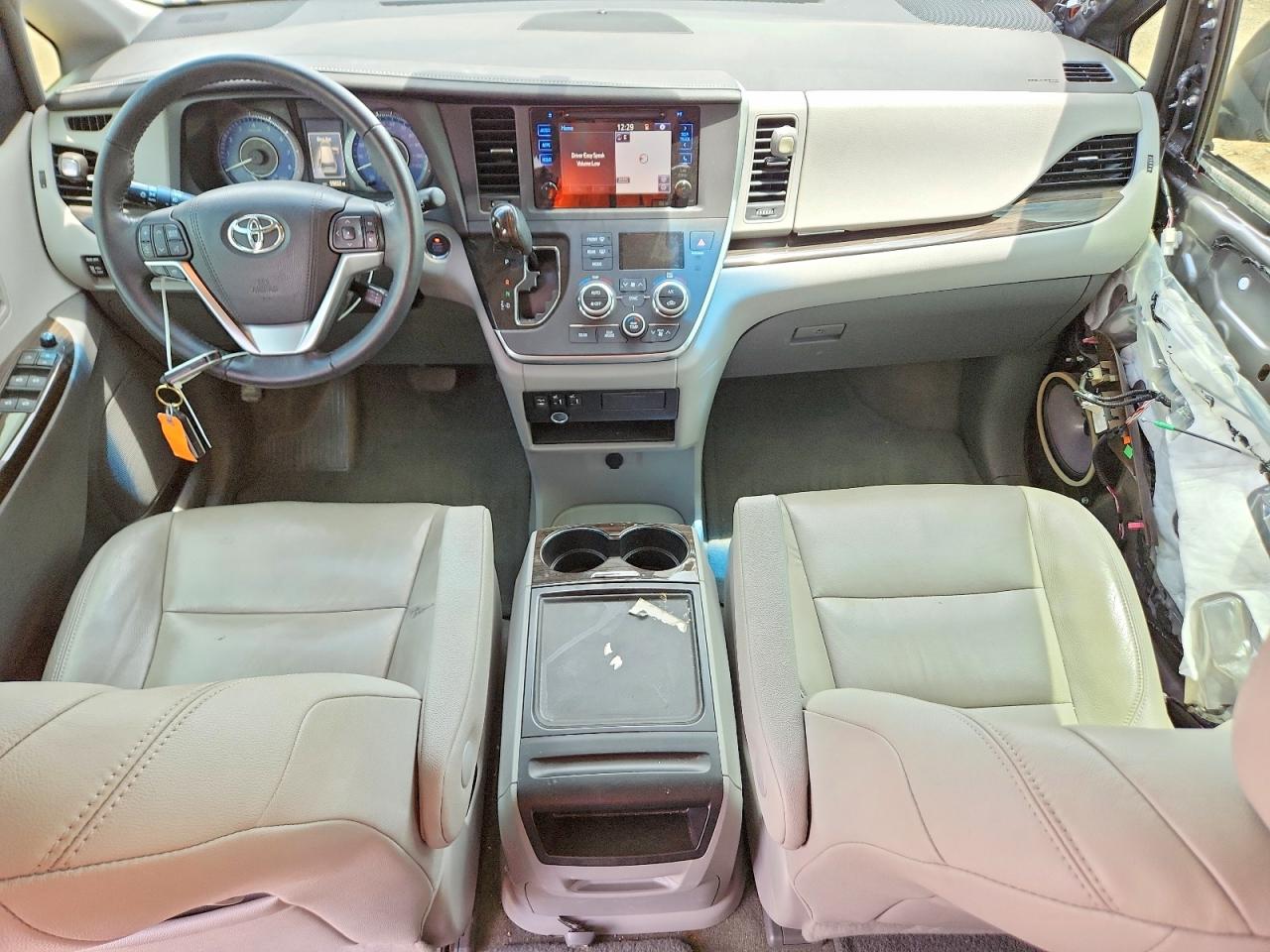 Toyota Sienna Xle 8-passenger