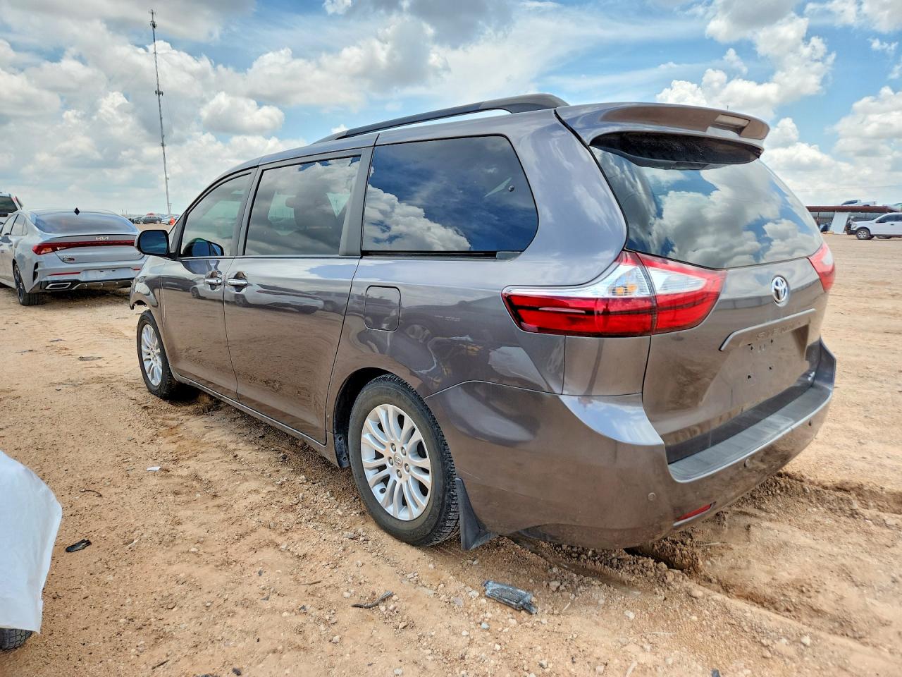 Toyota Sienna Xle 8-passenger