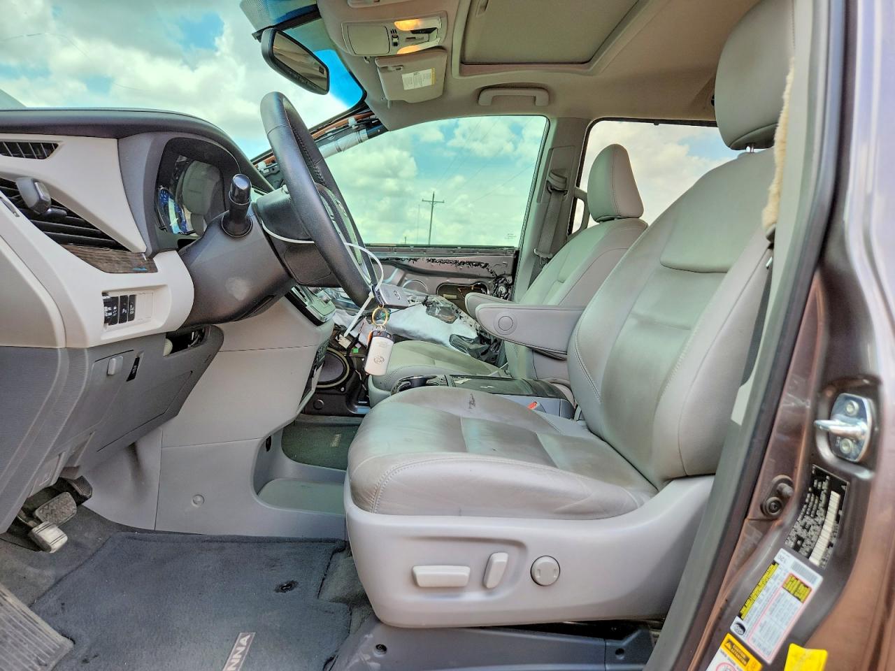 Toyota Sienna Xle 8-passenger
