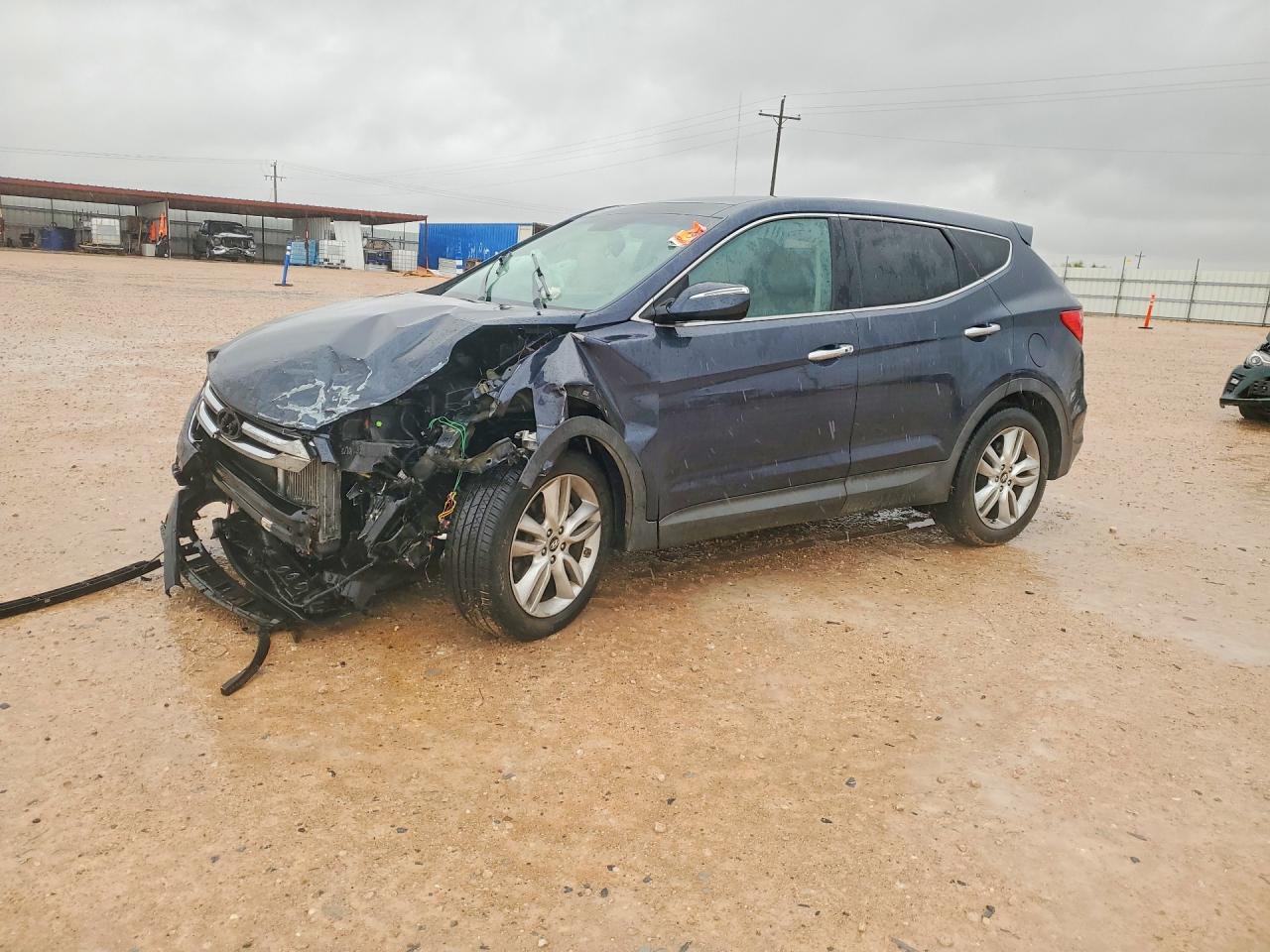 Salvage Hyundai SANTA FE Image