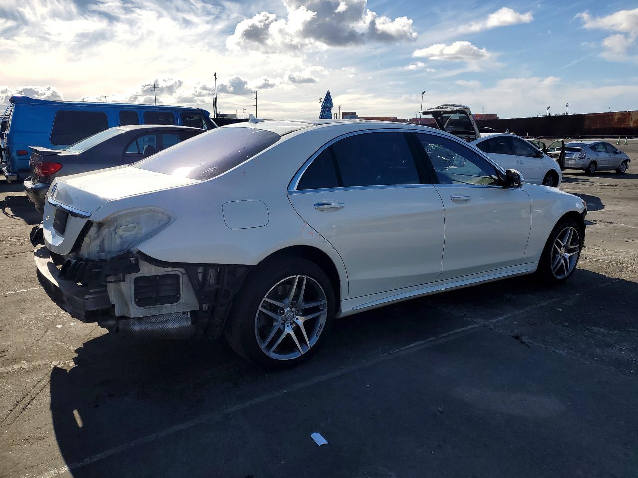 Mercedes-Benz S-Class 550