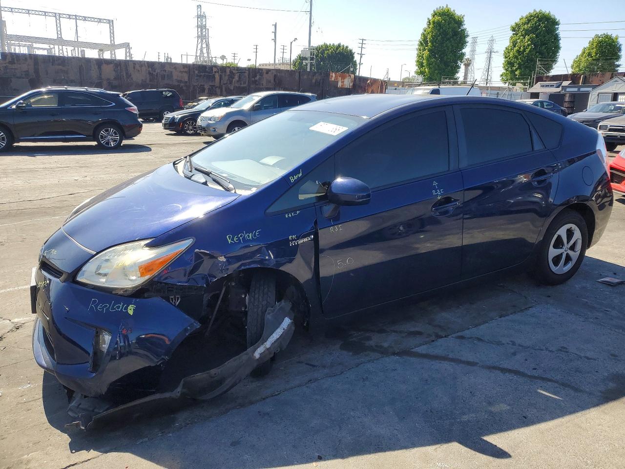 Salvage Toyota Prius Image