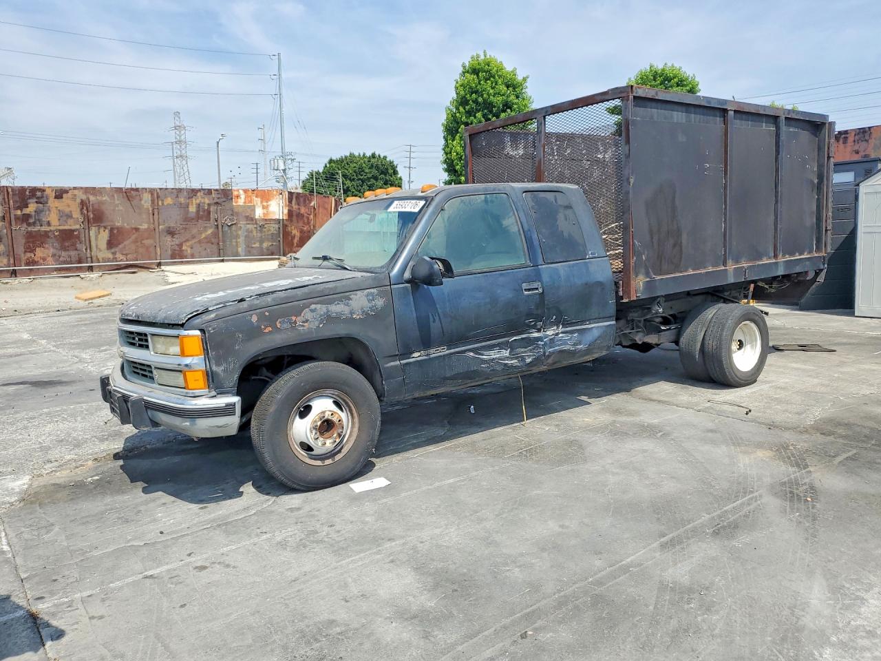 Salvage Chevrolet Silverado Image