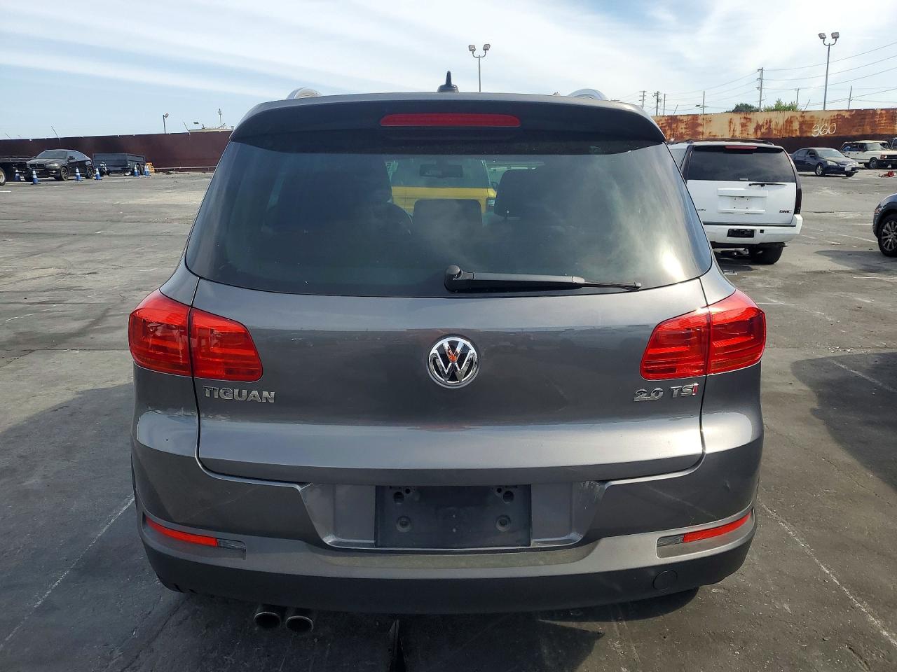 Volkswagen Tiguan S