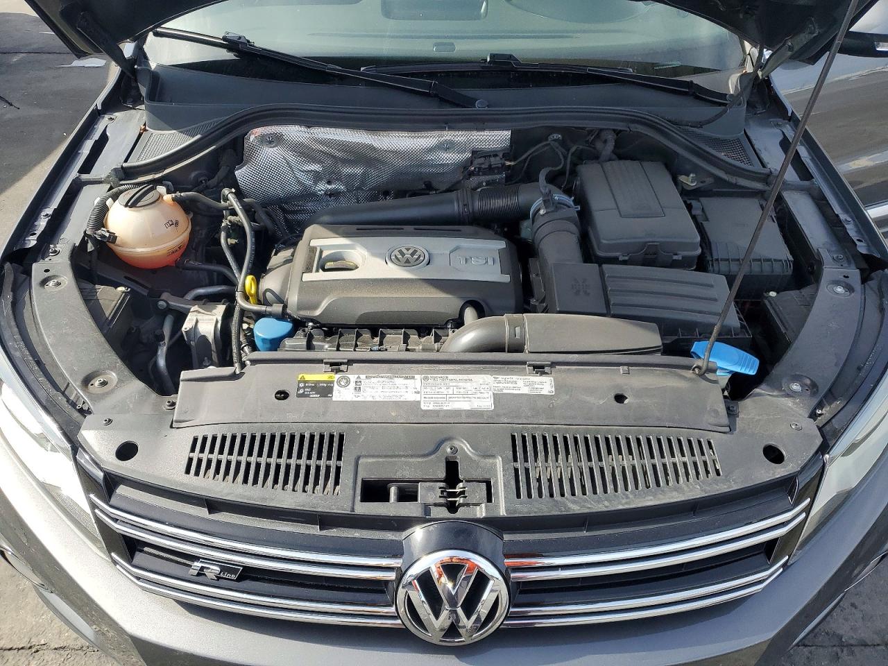 Volkswagen Tiguan S