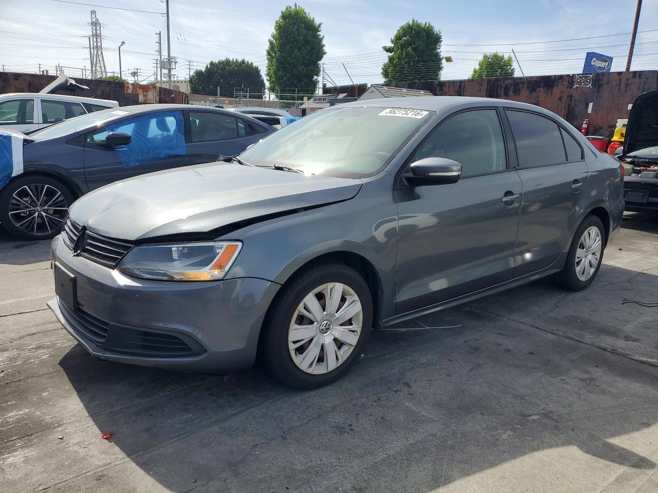 Salvage Volkswagen Jetta Image