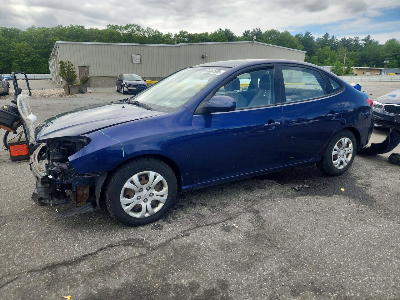 Salvage Hyundai ELANTRA Image
