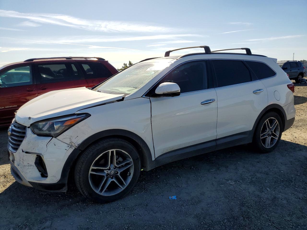Salvage Hyundai SANTA FE Image