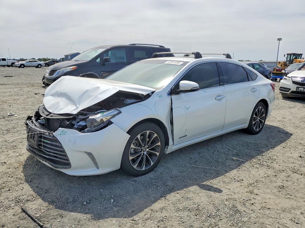 Salvage Toyota Avalon Image